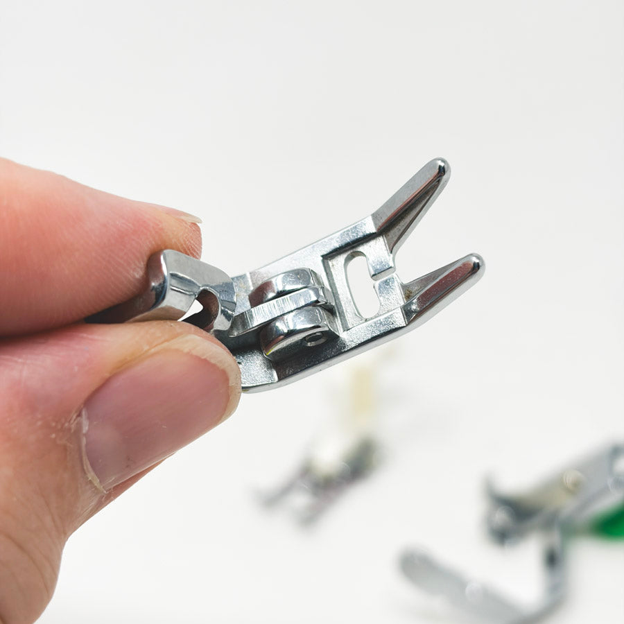 Bundle of Sewing Machine Feet – Zipper