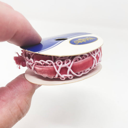 Wrights Gimp Scroll with Velvet- 5/8" wide