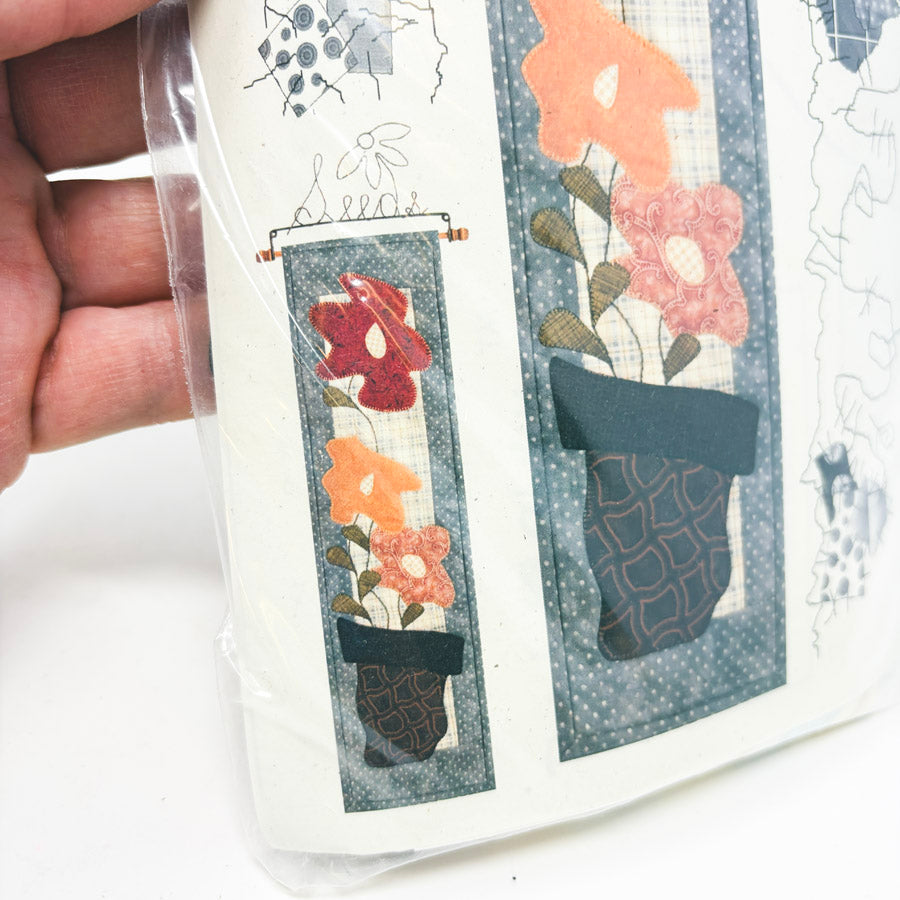 May Flowers (MM05) Patch Abilities Monthly Minis Hanging Quilt Kit