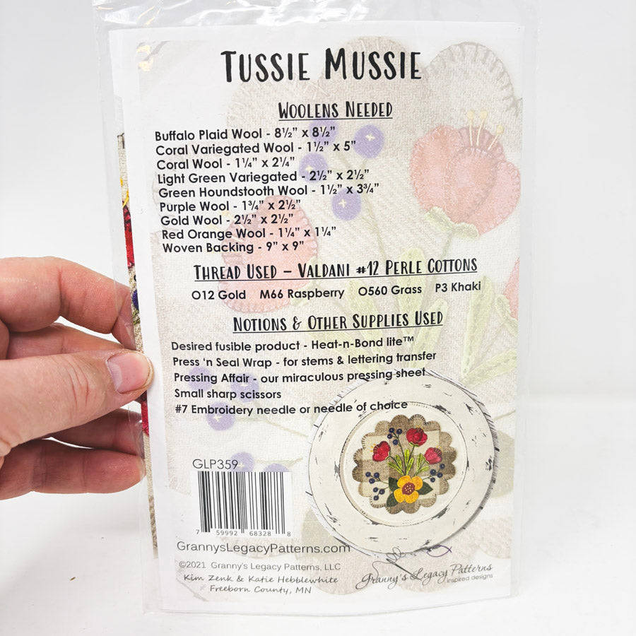 Granny's Legacy Sewing Pattern - Kari's Tussie Mussie 8" Scalloped Mat