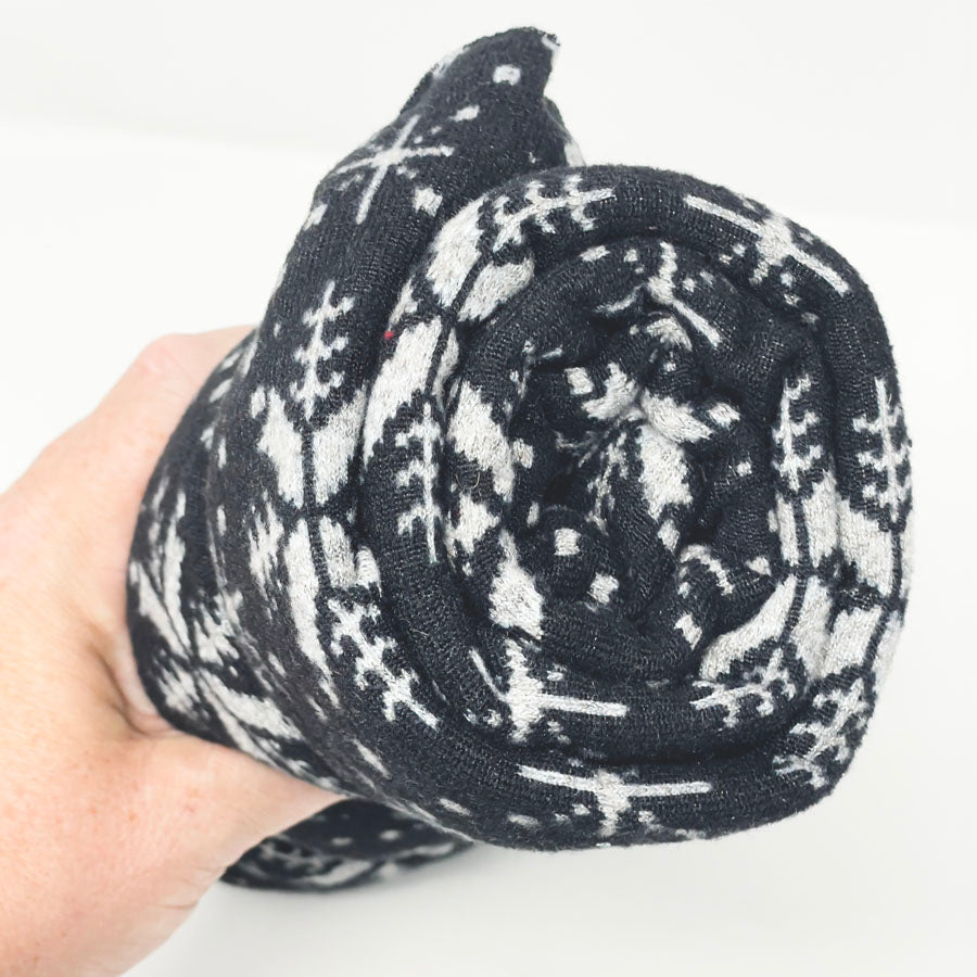 46" x 68" - Black Snowflake Jersey Fleece