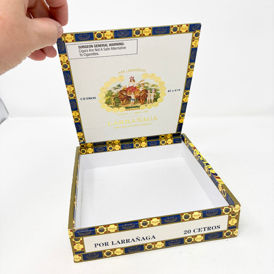 Por Larrañaga  Cardboard Cigar Box