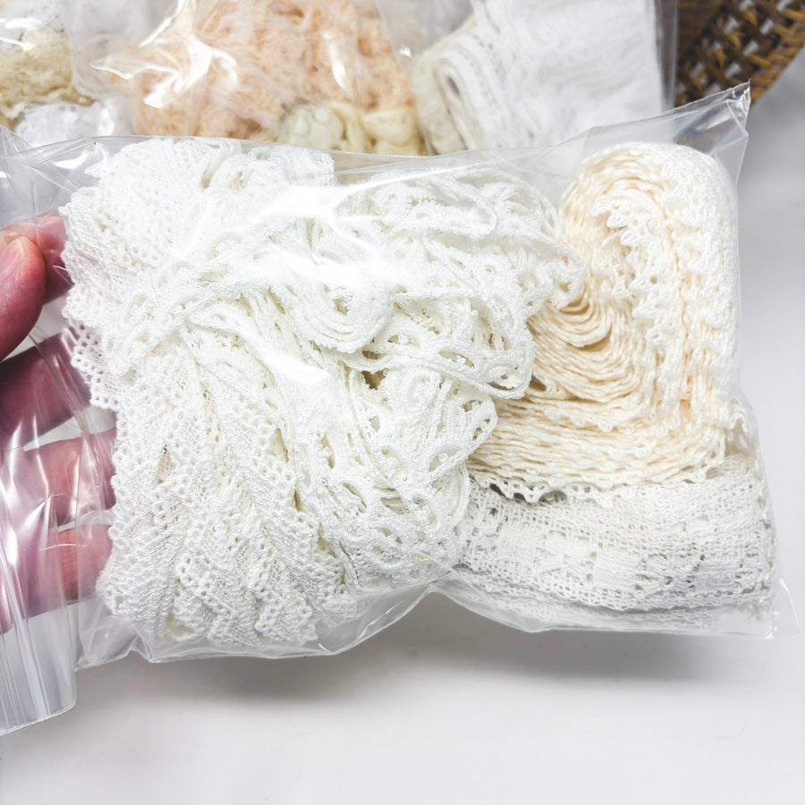 Vintage Style Lace Bundles (1)