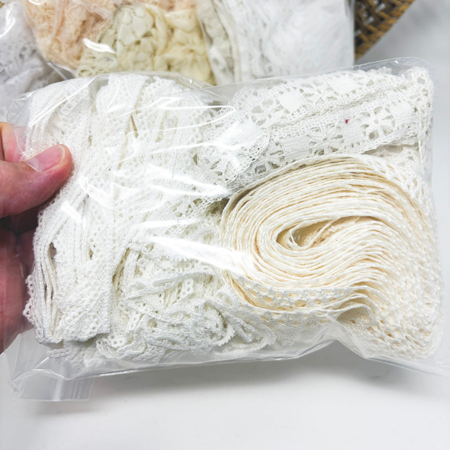 Vintage Style Lace Bundles (1)