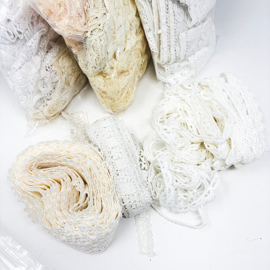 Vintage Style Lace Bundles (1)
