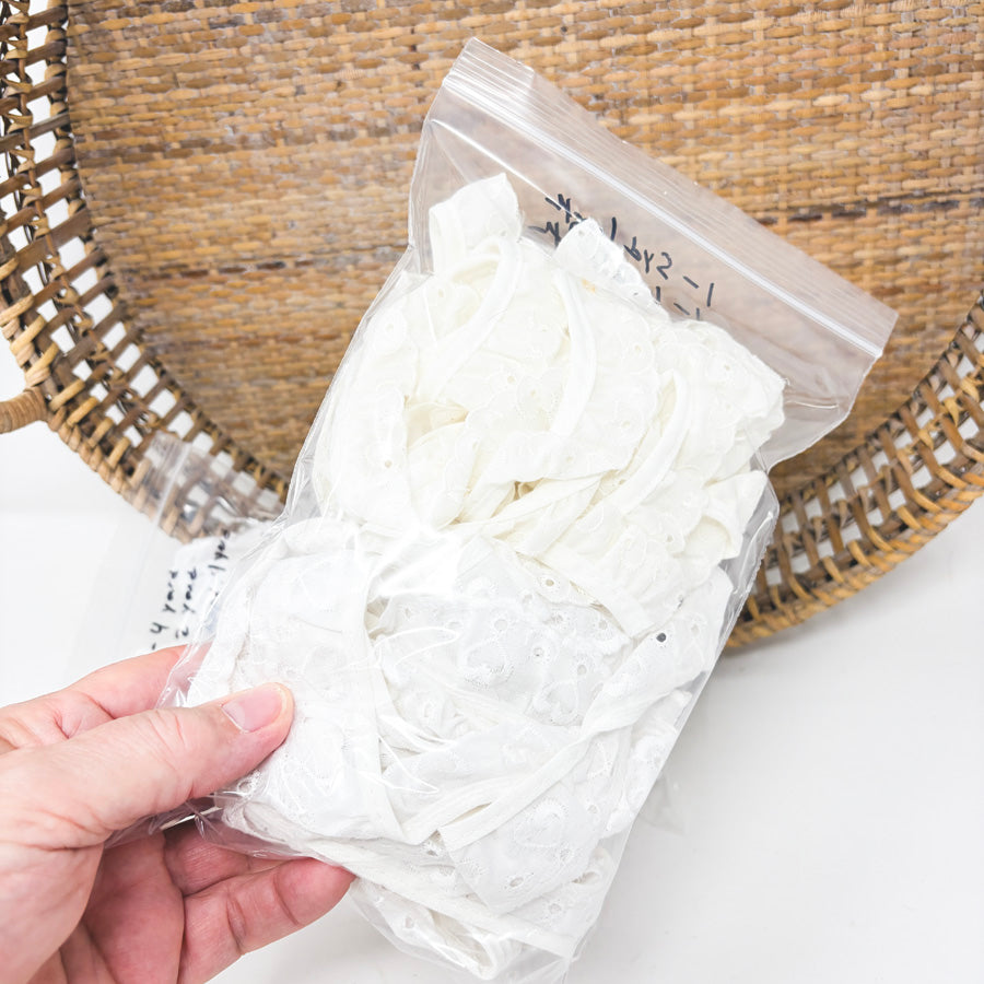 Eyelet Trim Yardage Bundles (1)