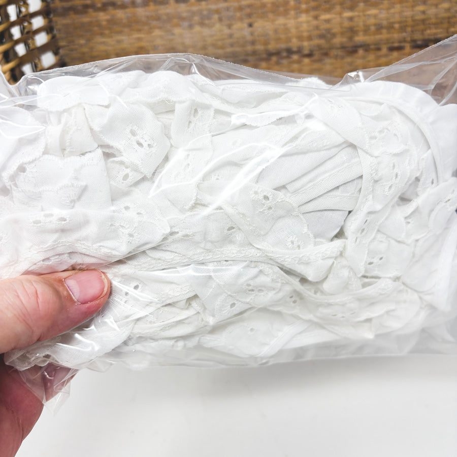 Eyelet Trim Yardage Bundles (1)