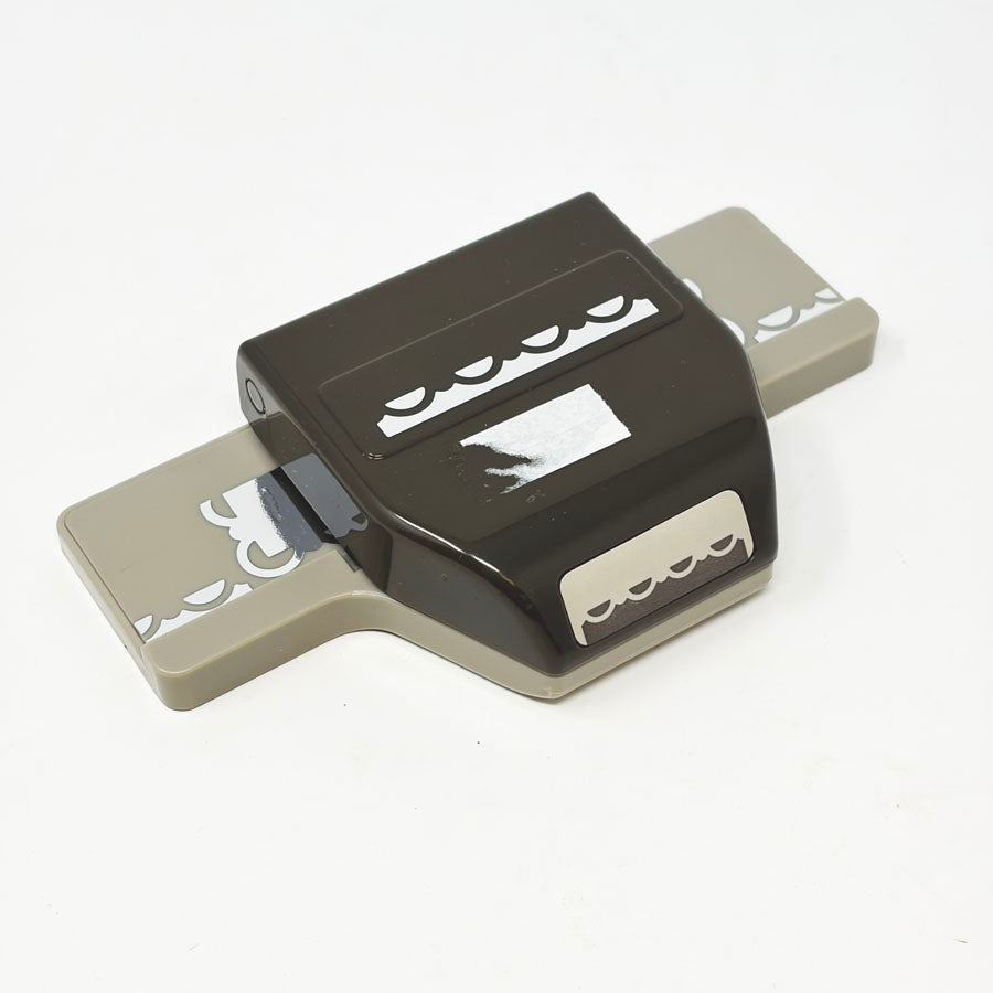 Stampin' Up Scallop Trim Border Punch - w/Sticker