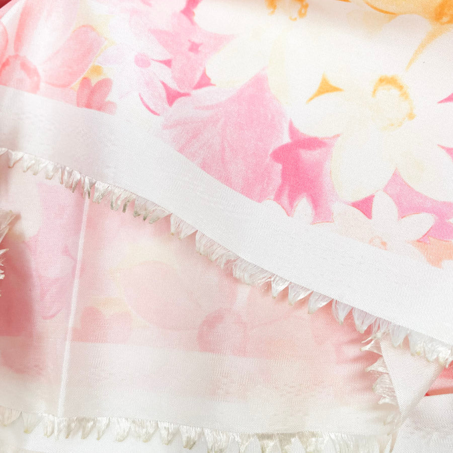 64" x 3.5 yds - Pink Daisy Stiff Satiny Fabric