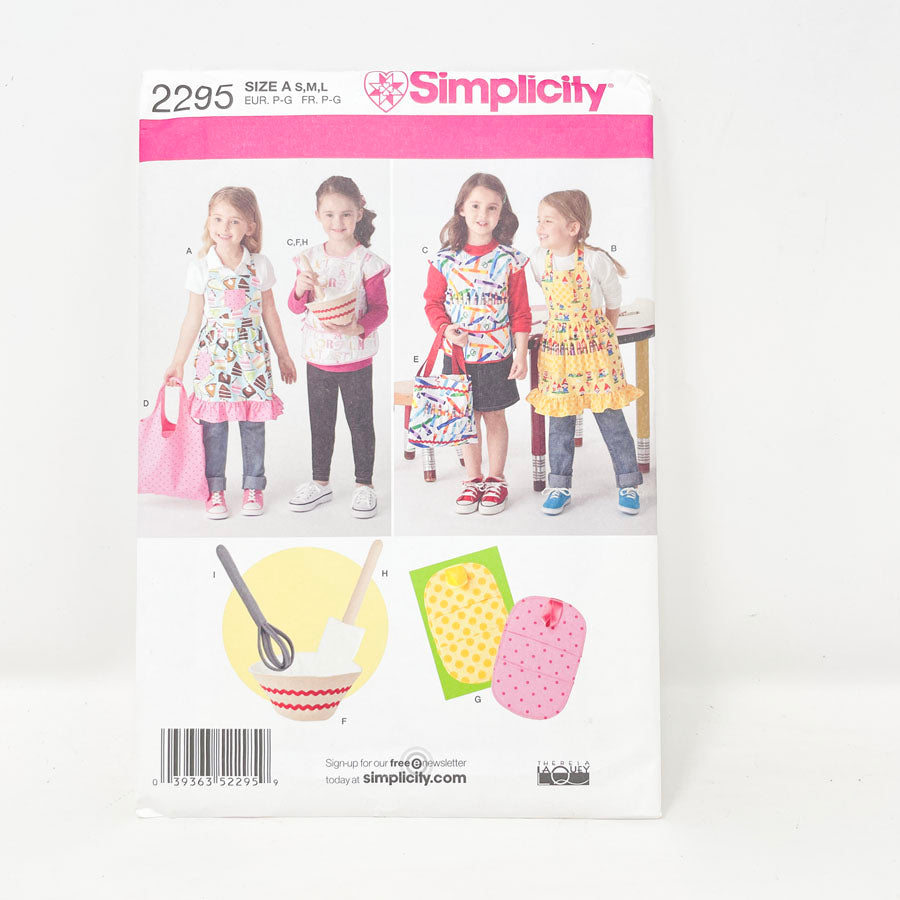 Simplicity 2295 Sewing Pattern - Kids Apron & More (S-L)