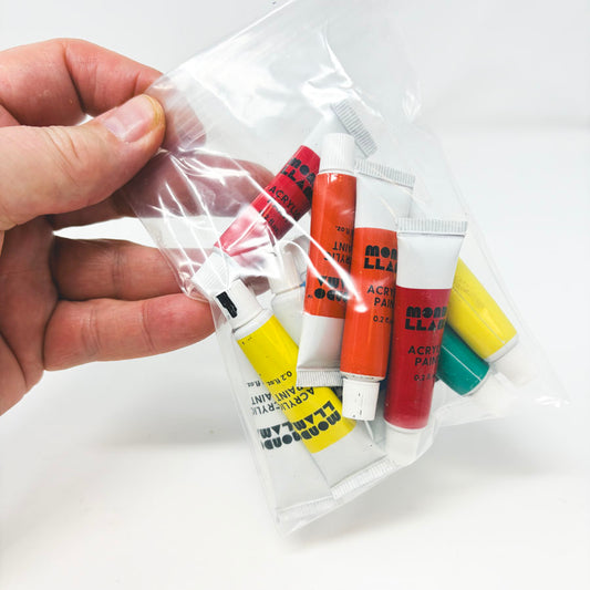 Mondo Llama Acrylic Paint Set