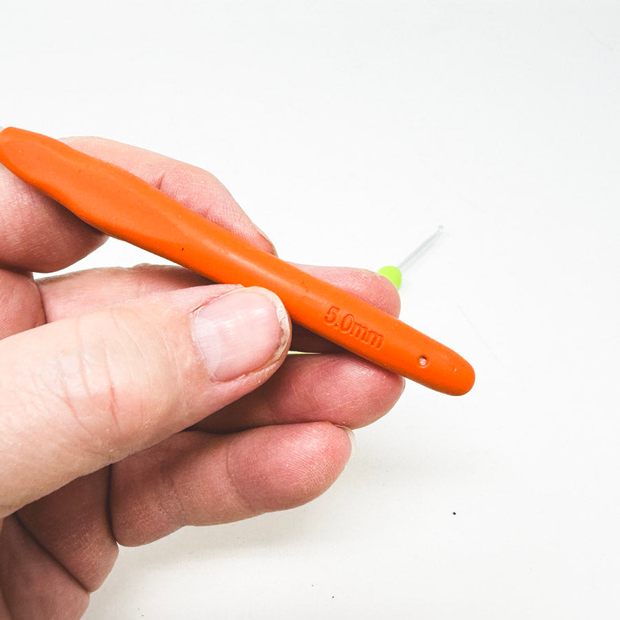 Metal Crochet Hook with Grip (1)