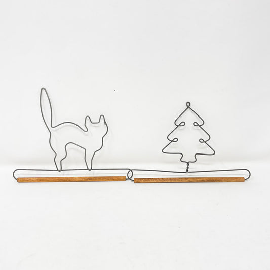 Wire & Wood Needlwork Hanger (1)