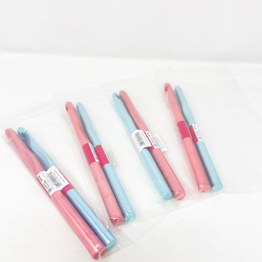 Susan Bates Crochet Hook Set of 2 (M & N)