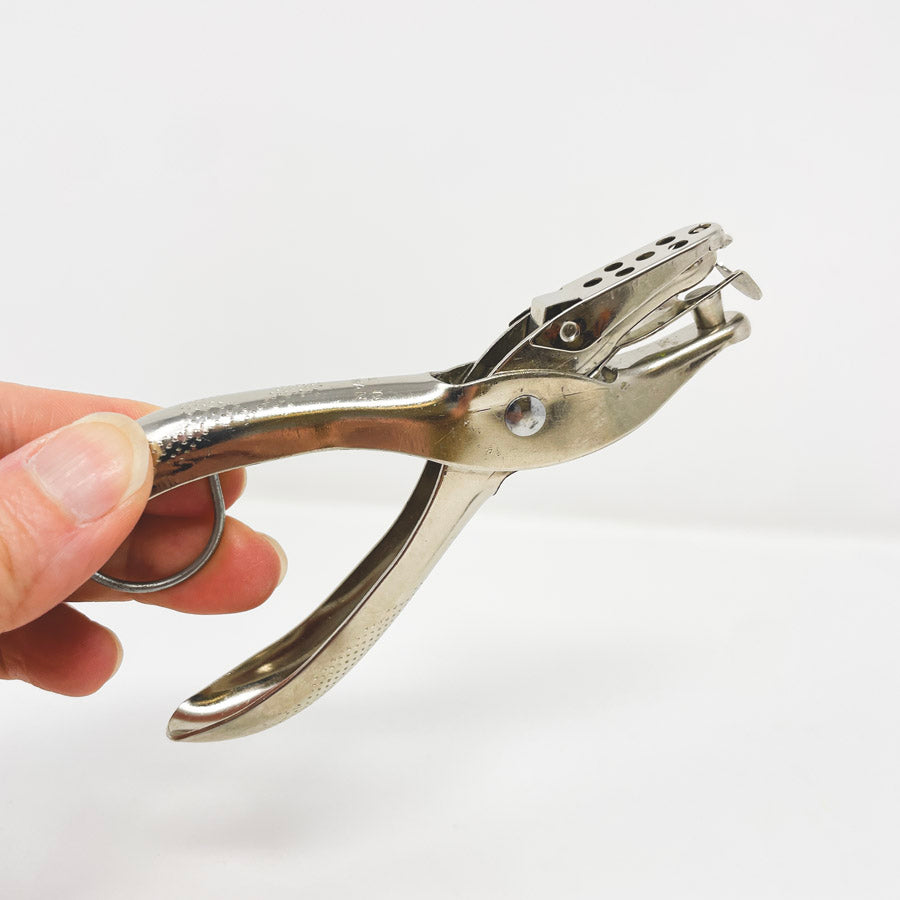 Hole Puncher (1)