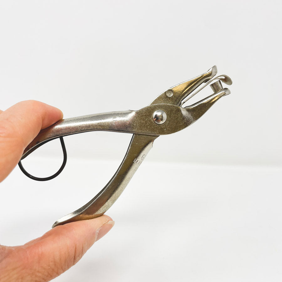 Hole Puncher (1)