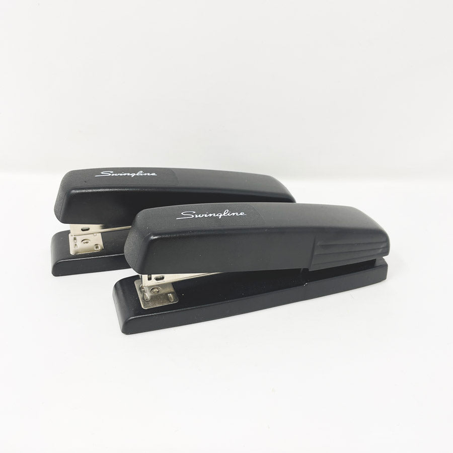 Swingline Plastic Stapler (1)