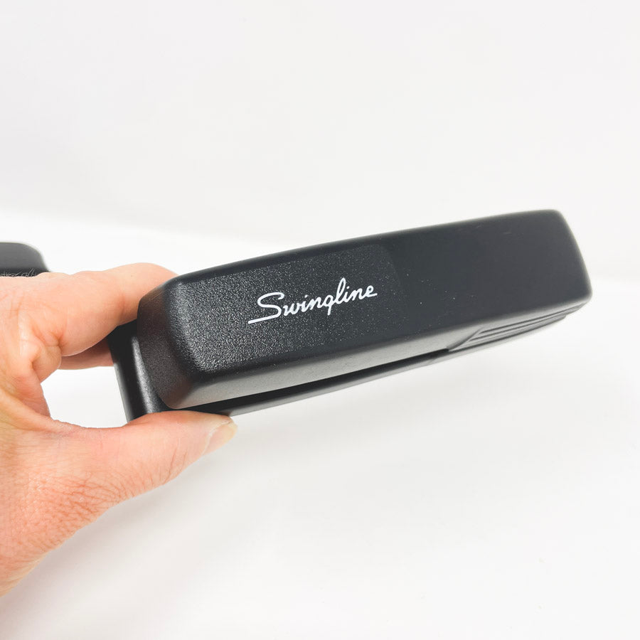 Swingline Plastic Stapler (1)
