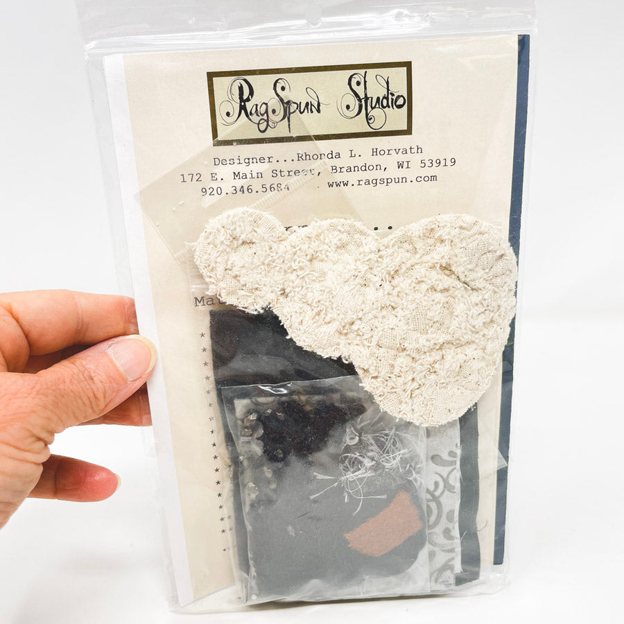 Rag Spun Studio Snow Lovely Wall Hanging Kit