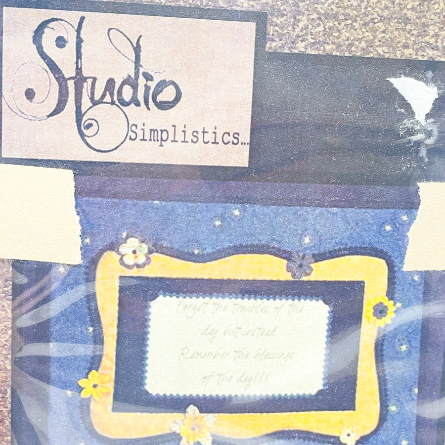 Studio Simplistics Floral Remember Wall Hanging Kit