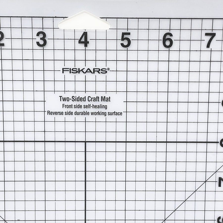 Fiskars Two-Sided Craft Mat - 8" x 11"